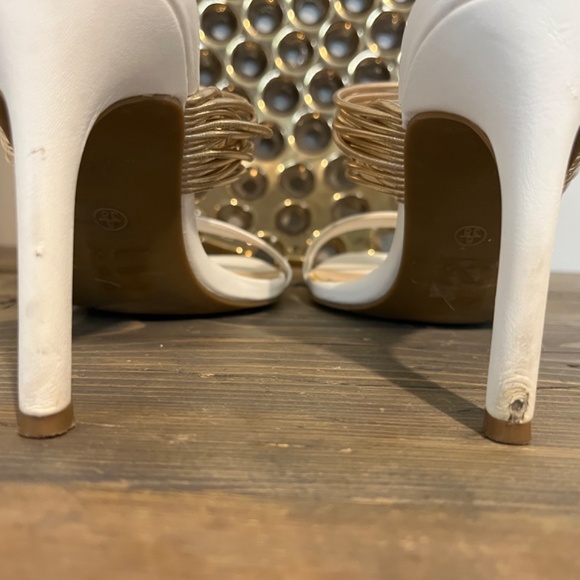 Le Chateau heeled sandal - Picture 4 of 5